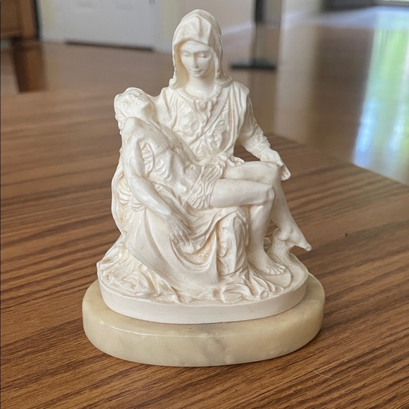 Marble Jesus and Mary sculpture made in Italy - Picture 1 of 1